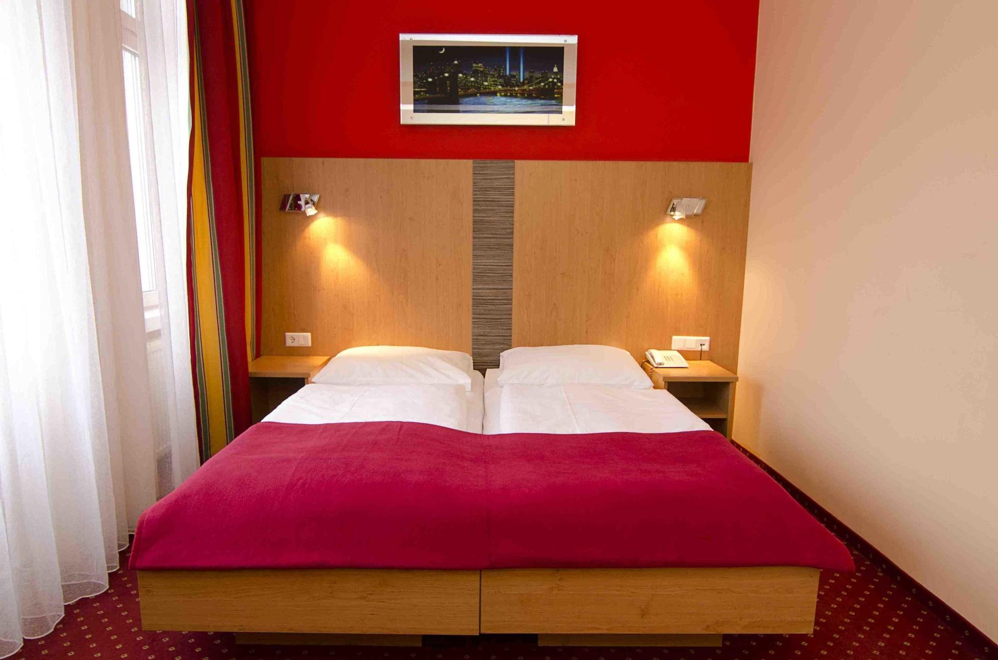 וינה Hotel Cryston מראה חיצוני תמונה