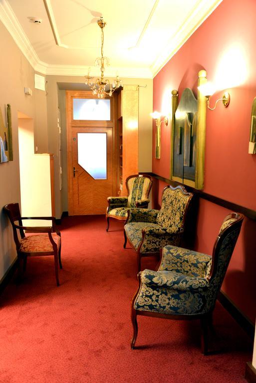 וינה Hotel Cryston מראה חיצוני תמונה