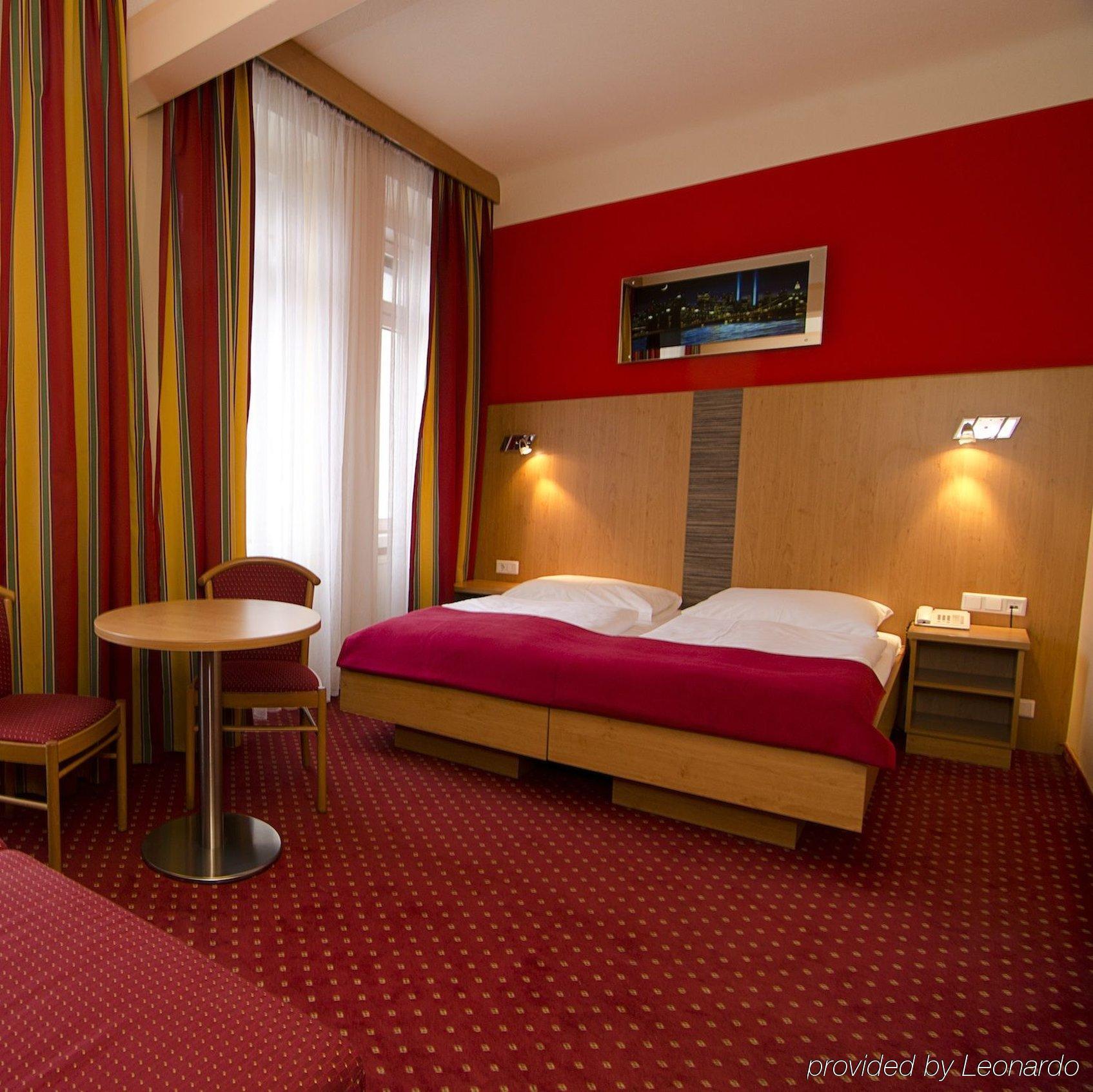 וינה Hotel Cryston חדר תמונה