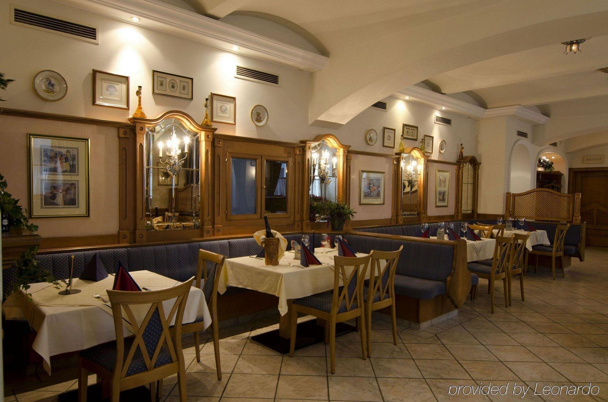 וינה Hotel Cryston מסעדה תמונה
