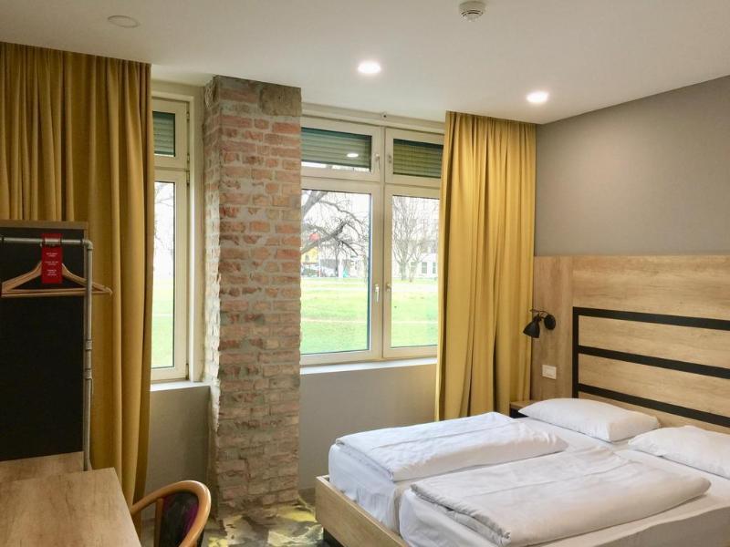 וינה Hotel Cryston מראה חיצוני תמונה