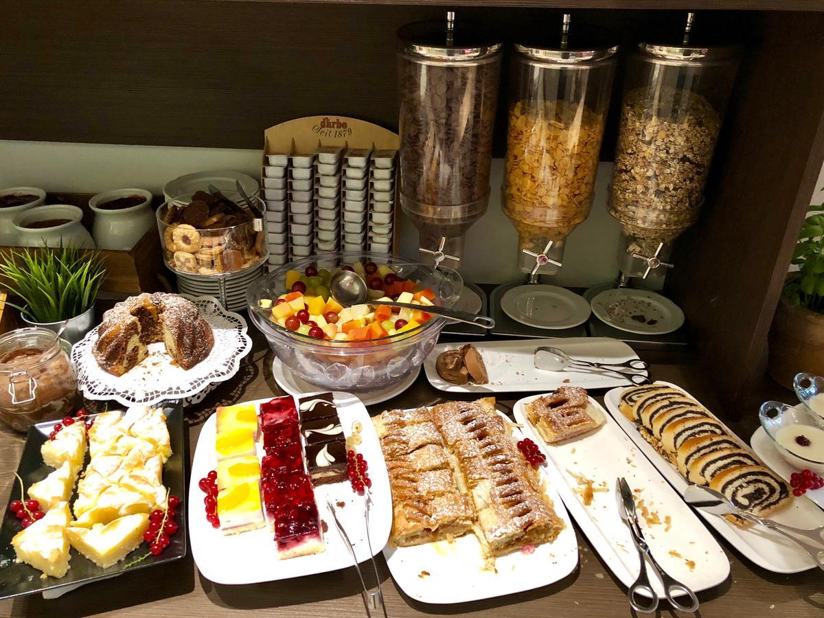 וינה Hotel Cryston מראה חיצוני תמונה