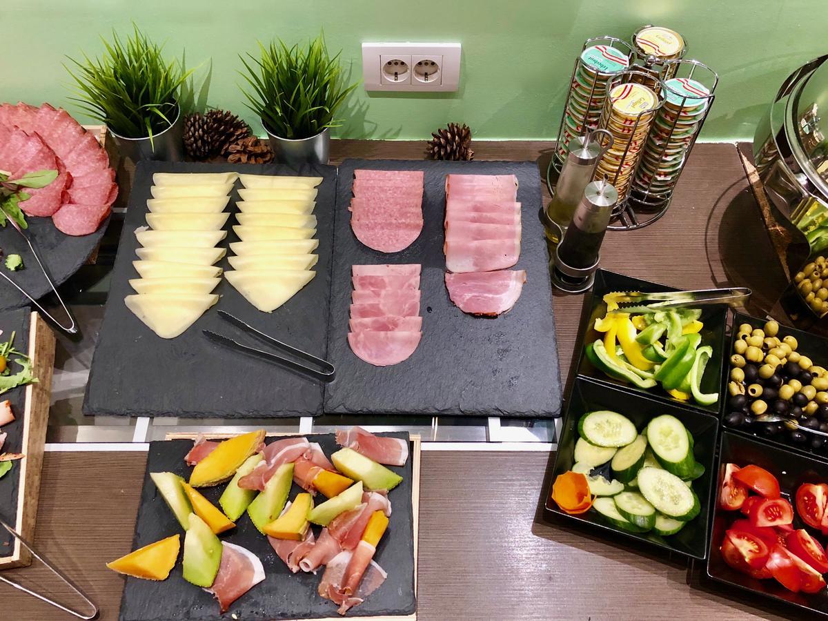 וינה Hotel Cryston מראה חיצוני תמונה