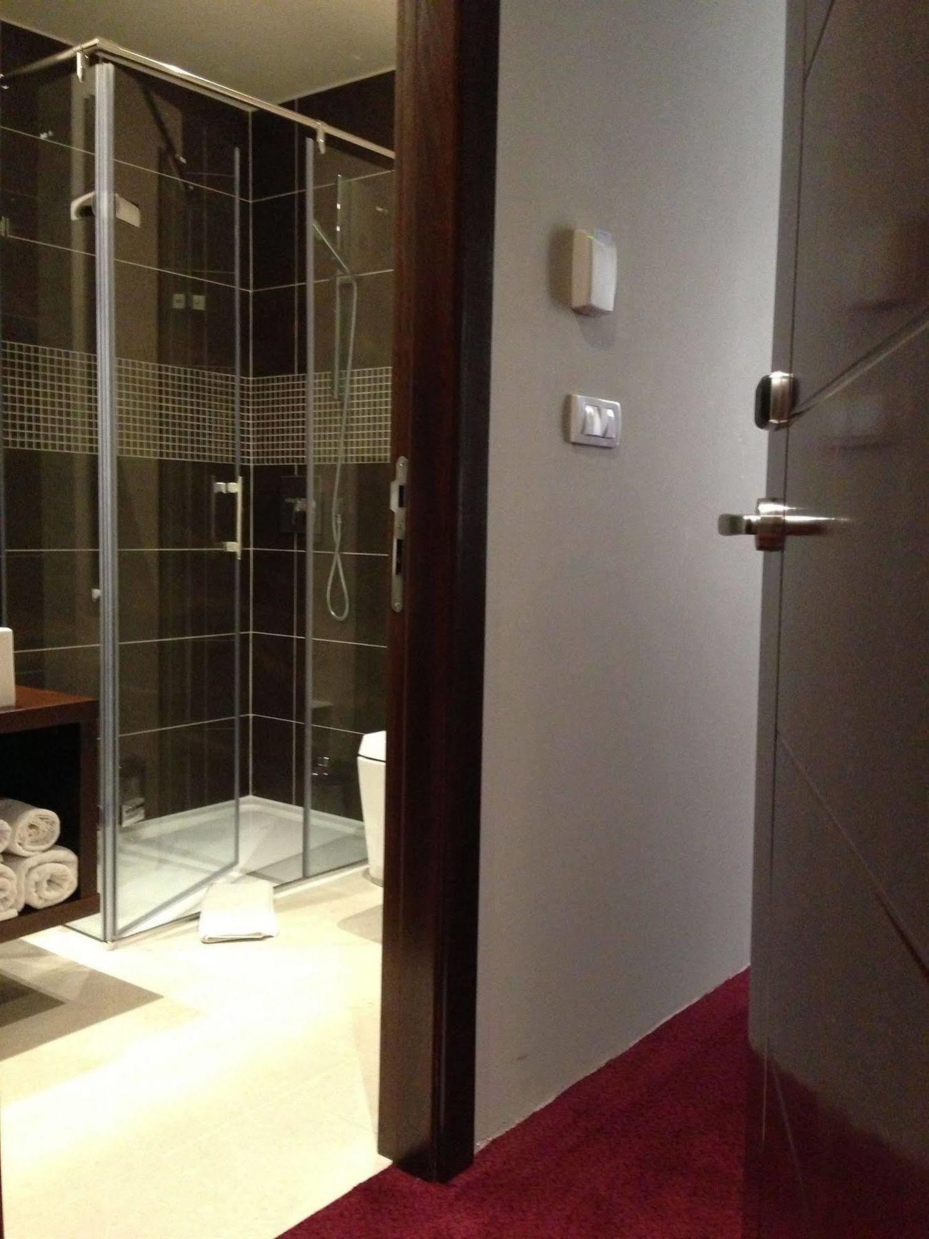 וינה Hotel Cryston מראה חיצוני תמונה