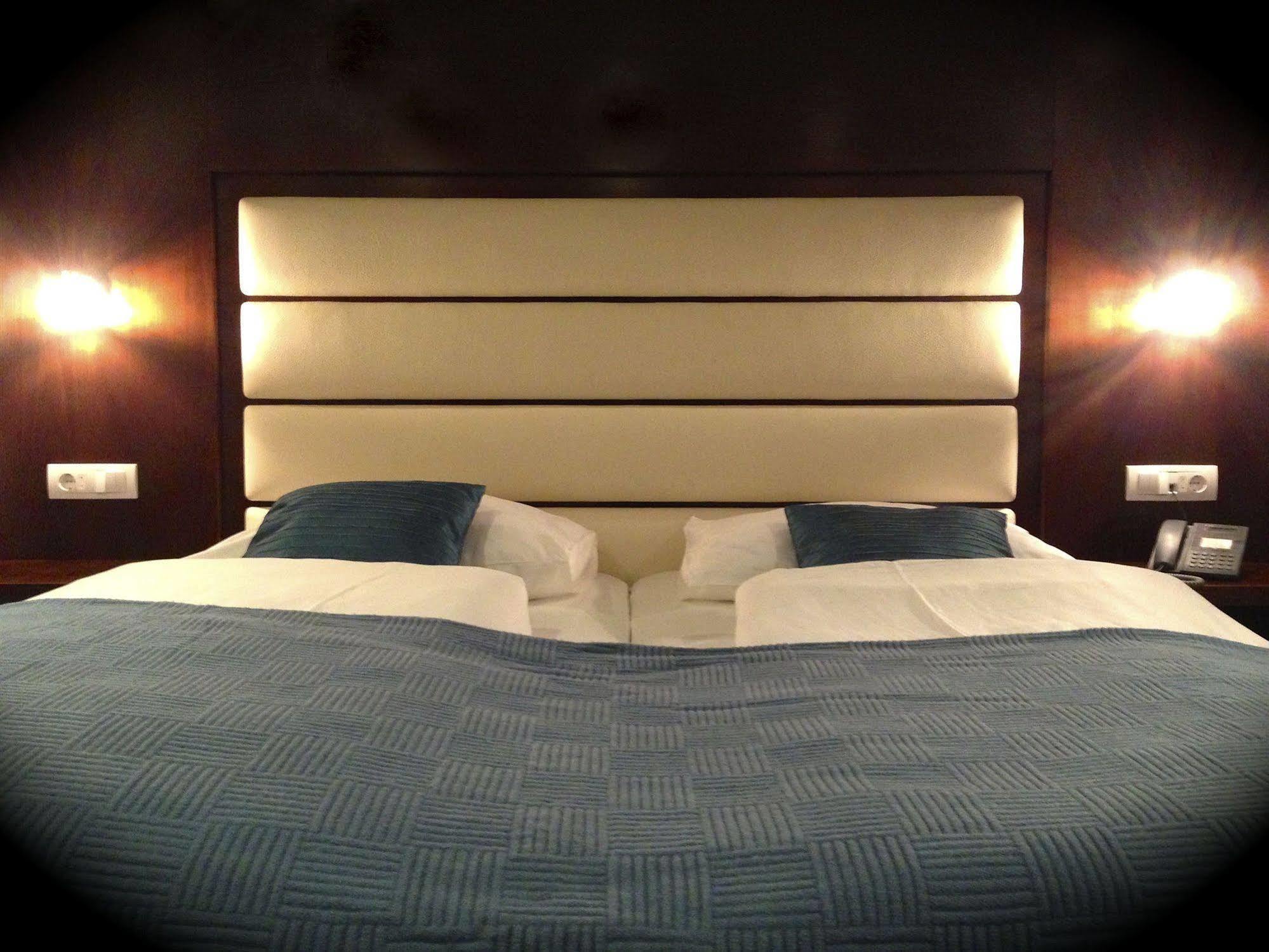 וינה Hotel Cryston מראה חיצוני תמונה