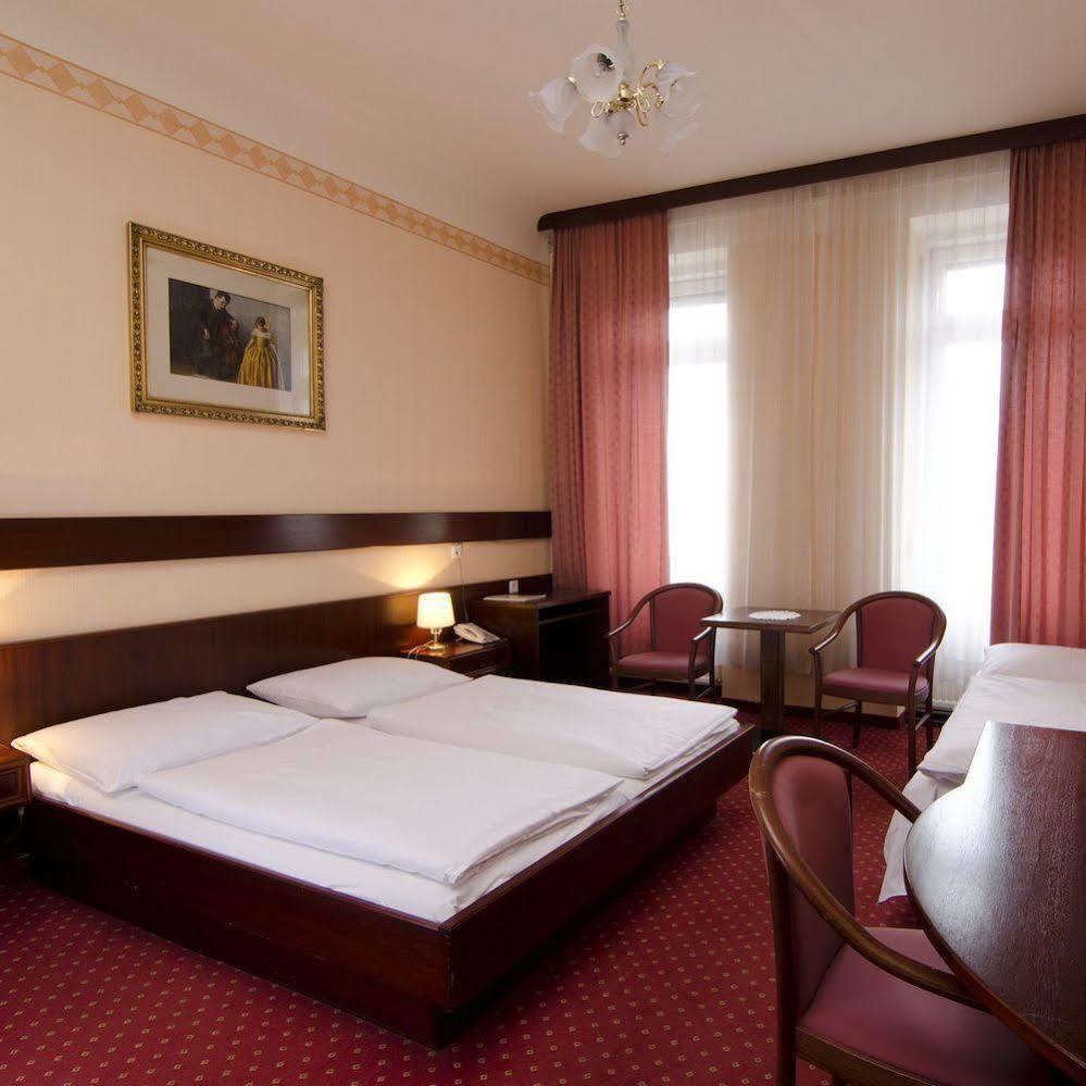 וינה Hotel Cryston מראה חיצוני תמונה